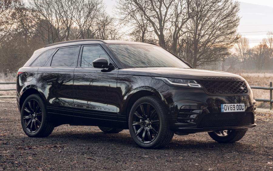 Land Rover Range Rover Velar R-Dynamic Black 2020 года  для рынка Великобритании и Ирландии